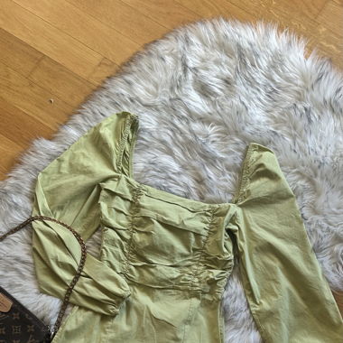 Grünes Kleid Bershka