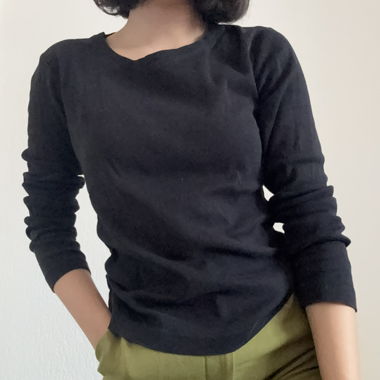 Black cotton longsleeve 