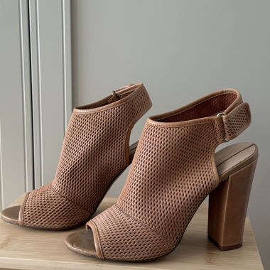Tacchi alti donna Aldo in pelle vera color camel marrone Gr. 41