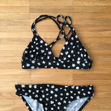 Bikini mit Blumenmuster – Gr. 134/140 