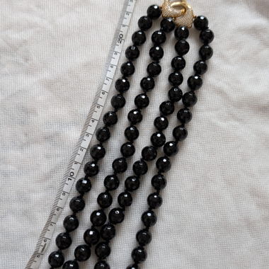 Collana di perle nere
