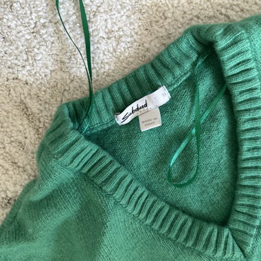 cardigan verde sobrio