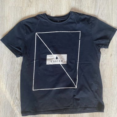 XL Volcom T-Shirt