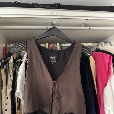 Brown top