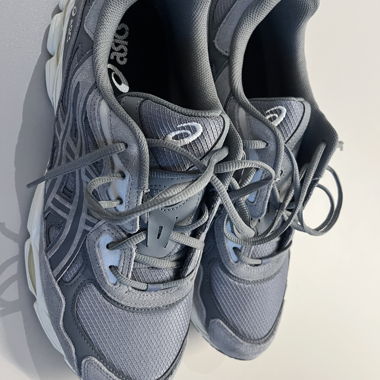 Chaussures Asics 48