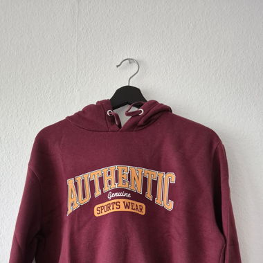 Pull à capuche bordeau 