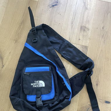 The north face 5 pocket sling bag