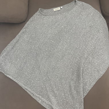 Glitter-Grid Capelet