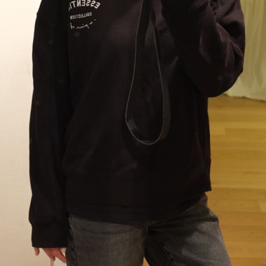 Pull sweat-shirt noir 