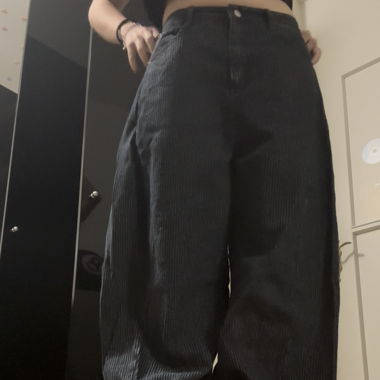 baggy schwarze gestreifte jeans