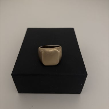 Goldfarbener Ring
