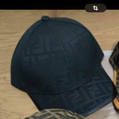 Cappellino nero Fendi