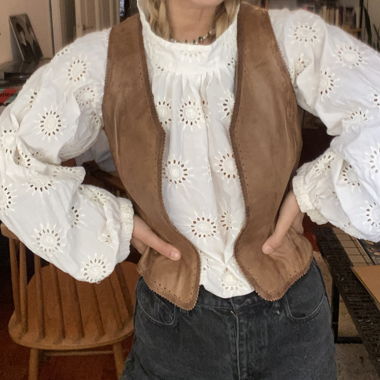 Gilet sans manches en cuir brun souple 