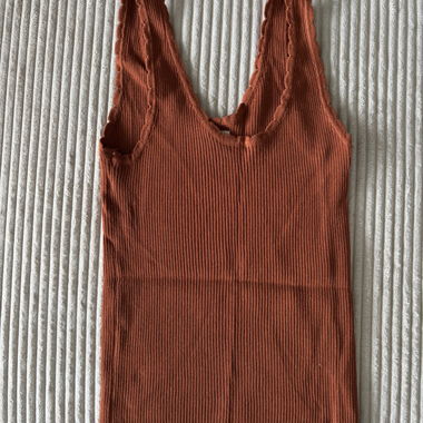 Top senza maniche a coste terracotta Lili & Lala