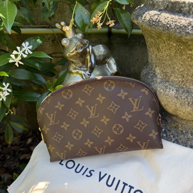 Louis Vuitton Cosmetic Pouch MM MNG - NEW