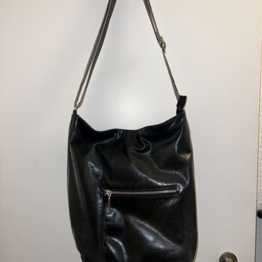 Beautiful leather bag from punctum
