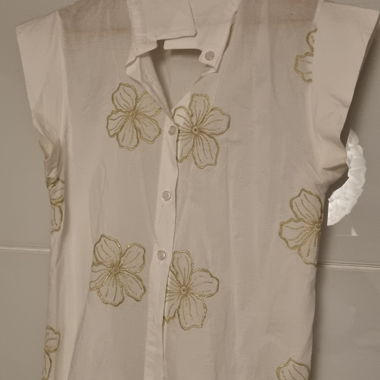 Shirts excellent condition Size M