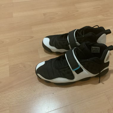 Sneakers Jordan taille 46 dans un très bon état