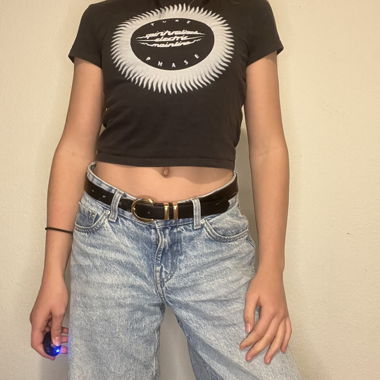 T-shirt nero aderente con stampa bianca