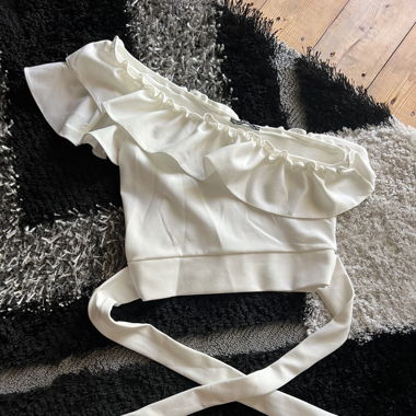 Weisses elegantes Croptop