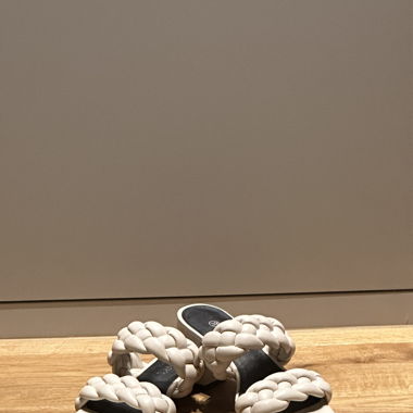 Weisse Sandalen