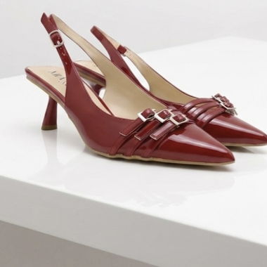 Rote Slingback Pumps