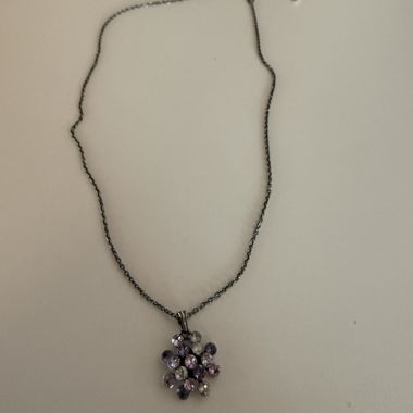 Collier en cristaux violets