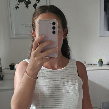 weisses verspieltes Kleid