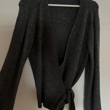 cardigan with tie