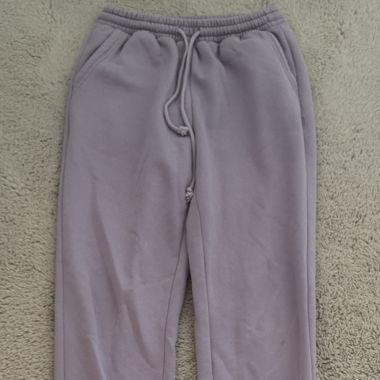 Violette Jogginghose