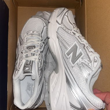 New Balance U740
