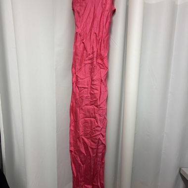 Leni Klum x About You Pinkes Satinkleid