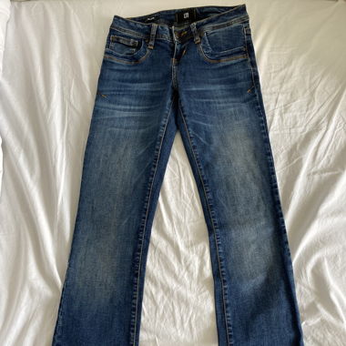 Low waist bootcut jeans