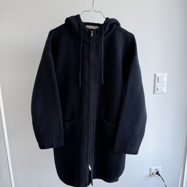 Dunkelblaue Stefanel-Kapuzenjacke mit Thermofutter