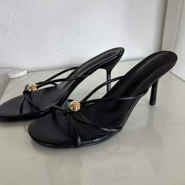 Sandali con tacco nero