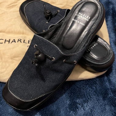 Shoe