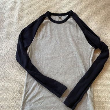 Uniqlo Long Sleeve T-Shirt