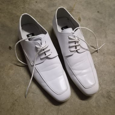 Weisse elegante Barberen-Schuhe