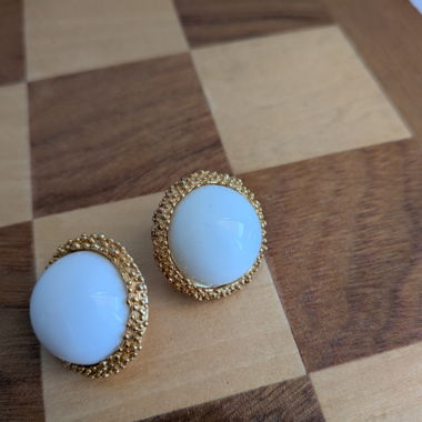 2x Vintage Ear Clips with White Pearls