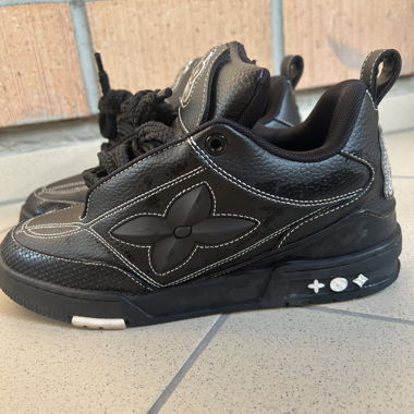 LV Skates black