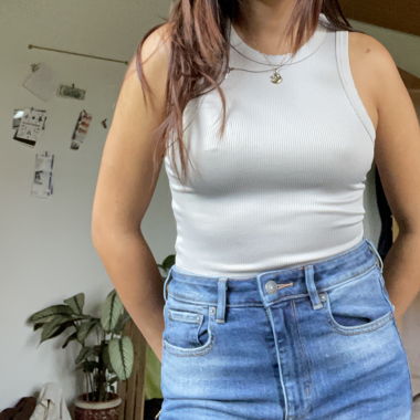 Beige crop top🧜🏻‍♀️