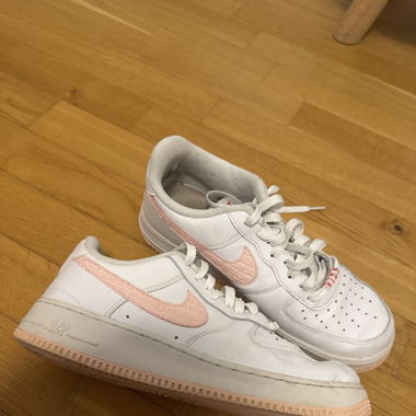 Airforce pink