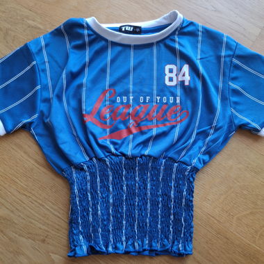 Blaues Top