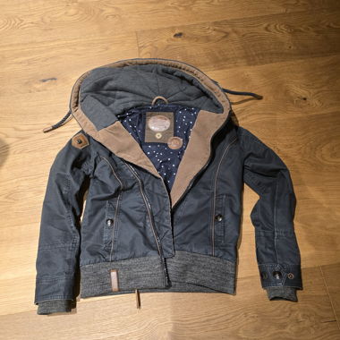 Giacca con cappuccio alla moda Gr. M