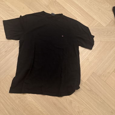 Schwarzes T-Shirt