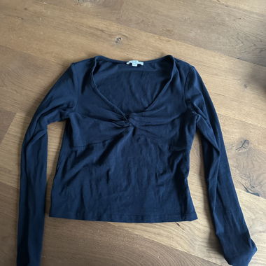 Top a maniche lunghe scuro di Subdued