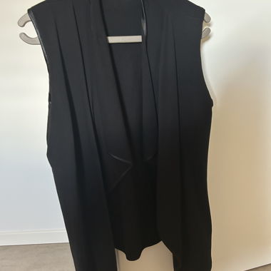 Gilet lungo nero senza maniche