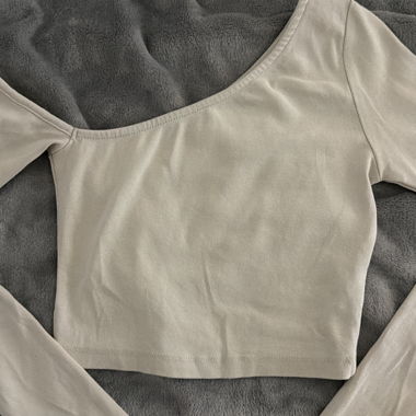 Top beige a maniche lunghe
