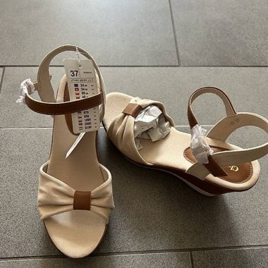 Sandalen Nummer 37