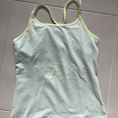 Sport-Top y2k style mit integriertem BH